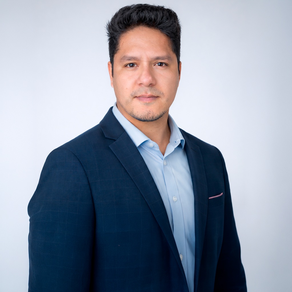 Sebastián Peramás, Asociado Senior de Kolumno